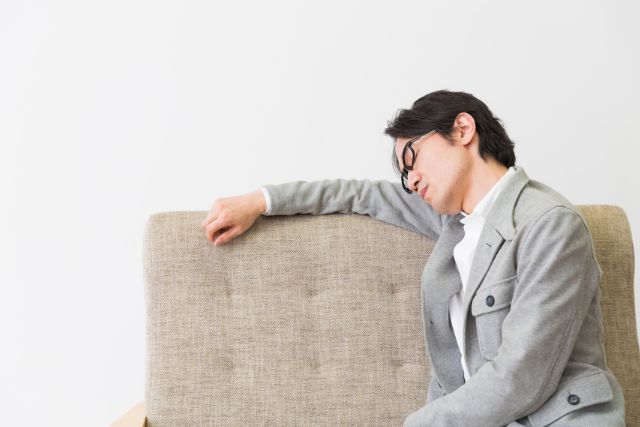 疲れている男性